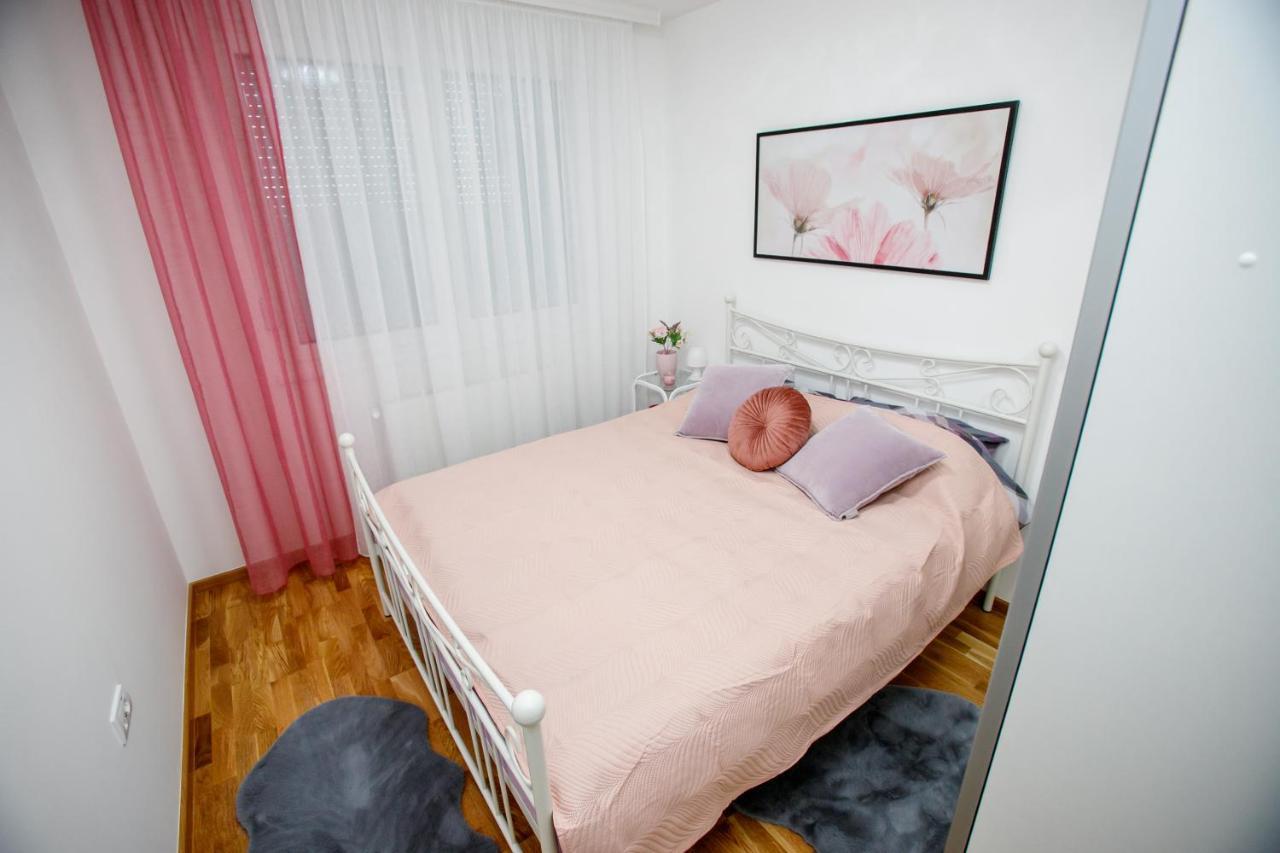Tik Tak Apartman Subotica Buitenkant foto