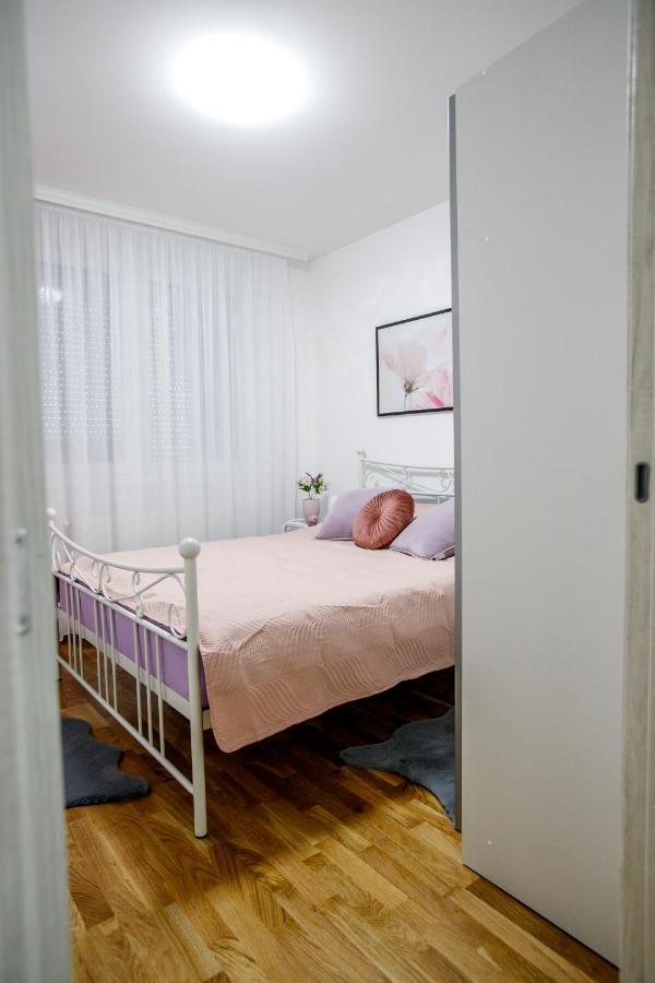 Tik Tak Apartman Subotica Buitenkant foto