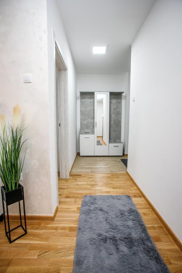 Tik Tak Apartman Subotica Buitenkant foto