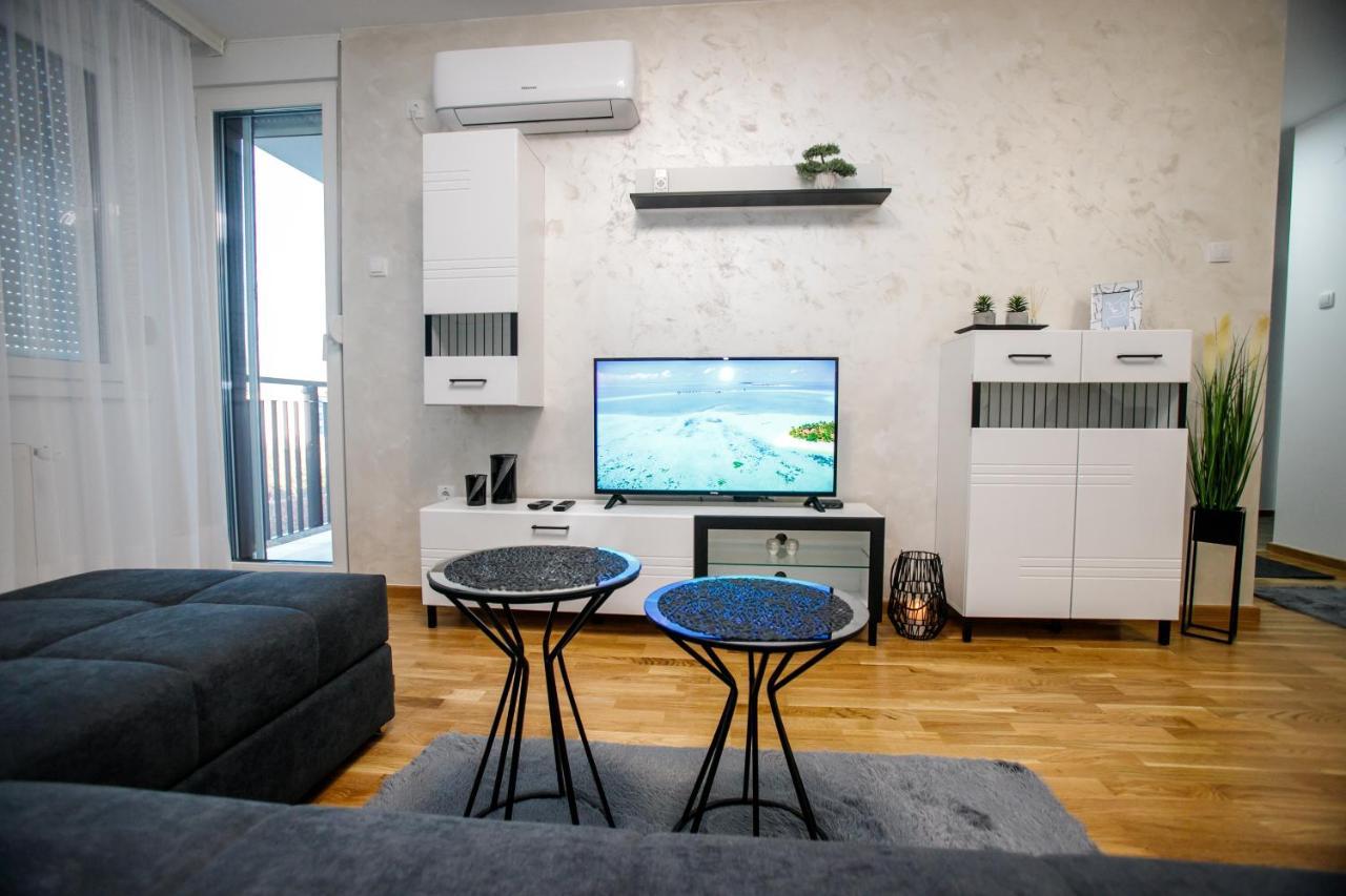 Tik Tak Apartman Subotica Buitenkant foto
