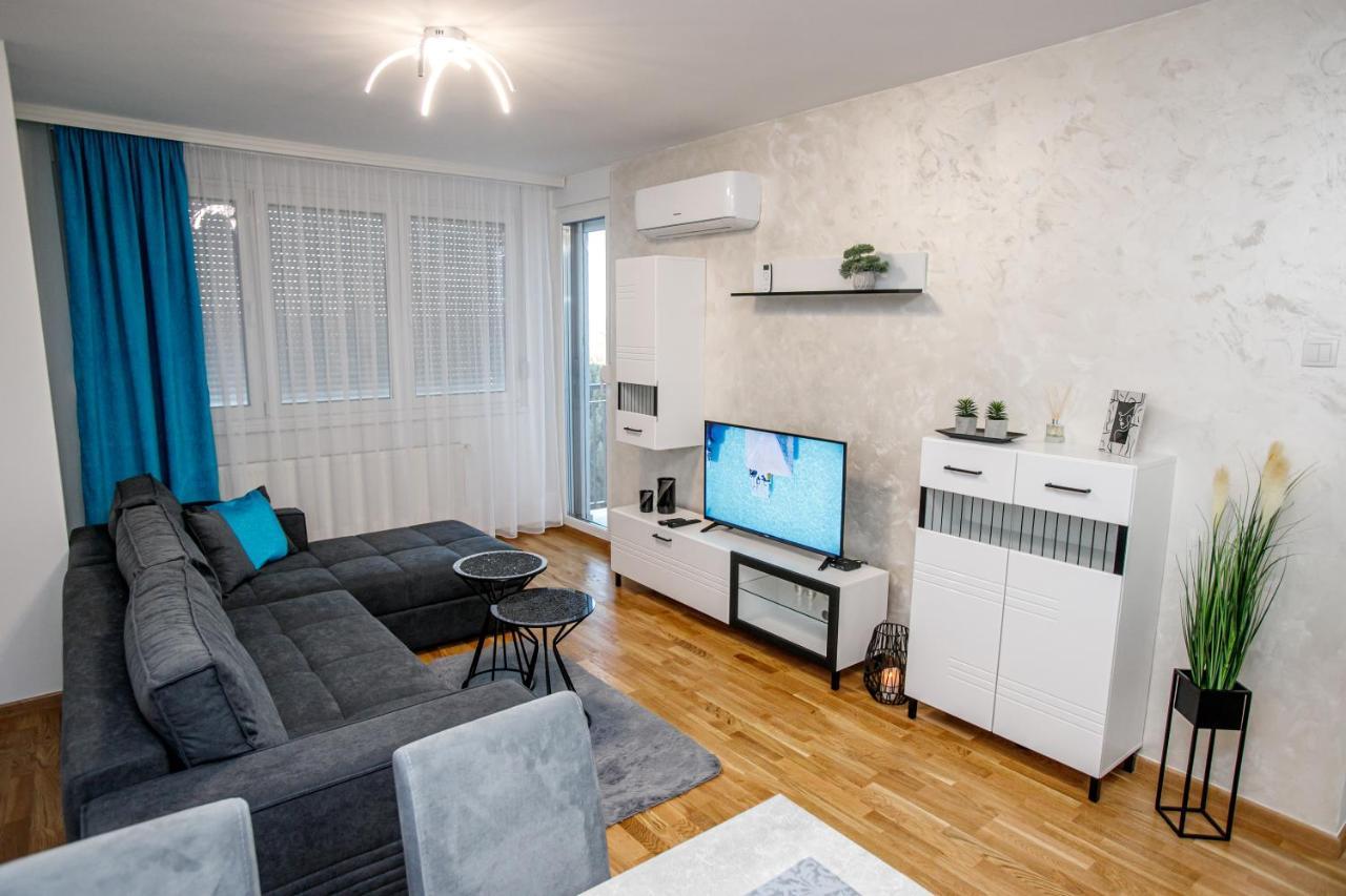 Tik Tak Apartman Subotica Buitenkant foto
